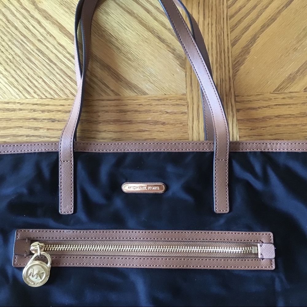 Michael Kors Tote Bag - Picture 2 of 4